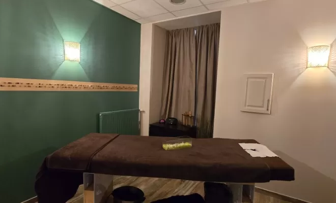 Un ravalement de façade à Le Puy des Songes , Saint-Romain-le-Puy, Le Puy des Songes